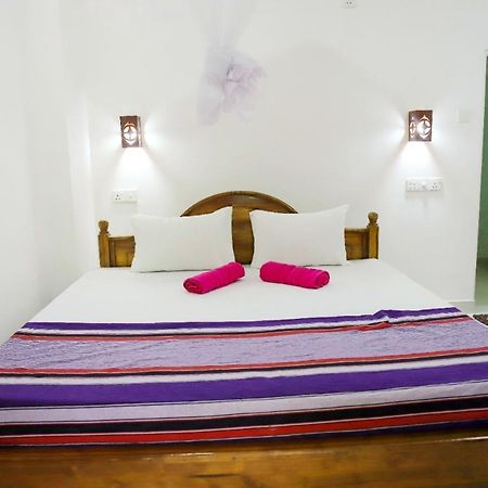 Lagos Mirissa Bagian luar foto