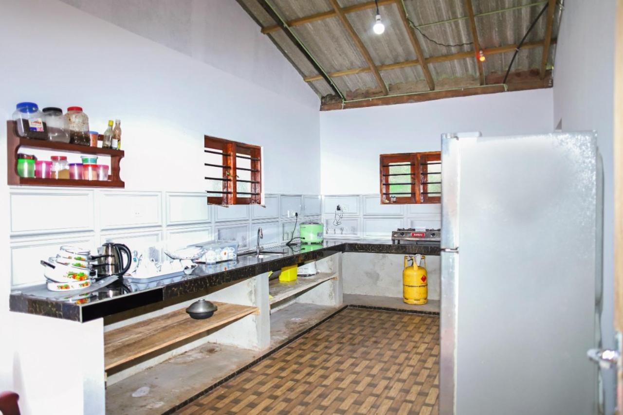 Lagos Mirissa Bagian luar foto