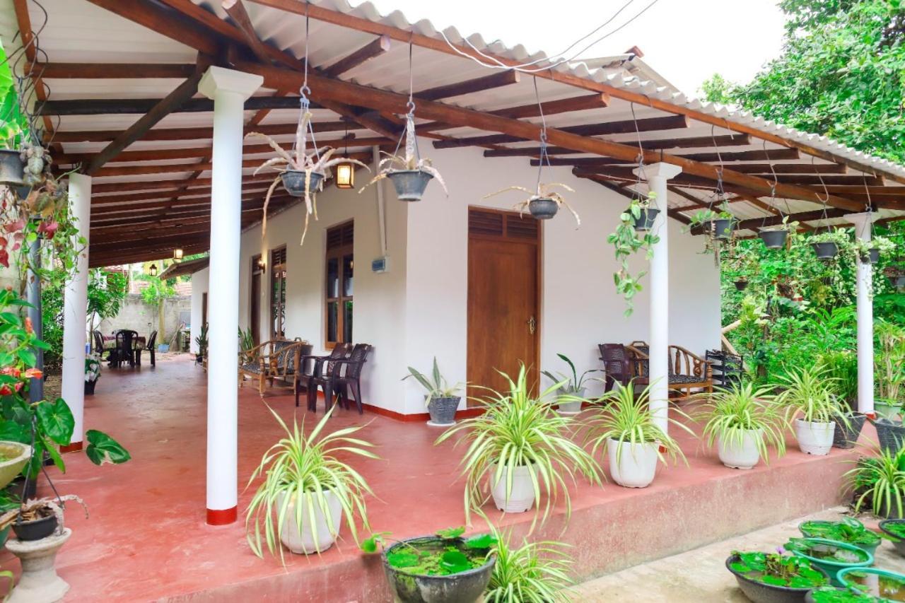 Lagos Mirissa Bagian luar foto