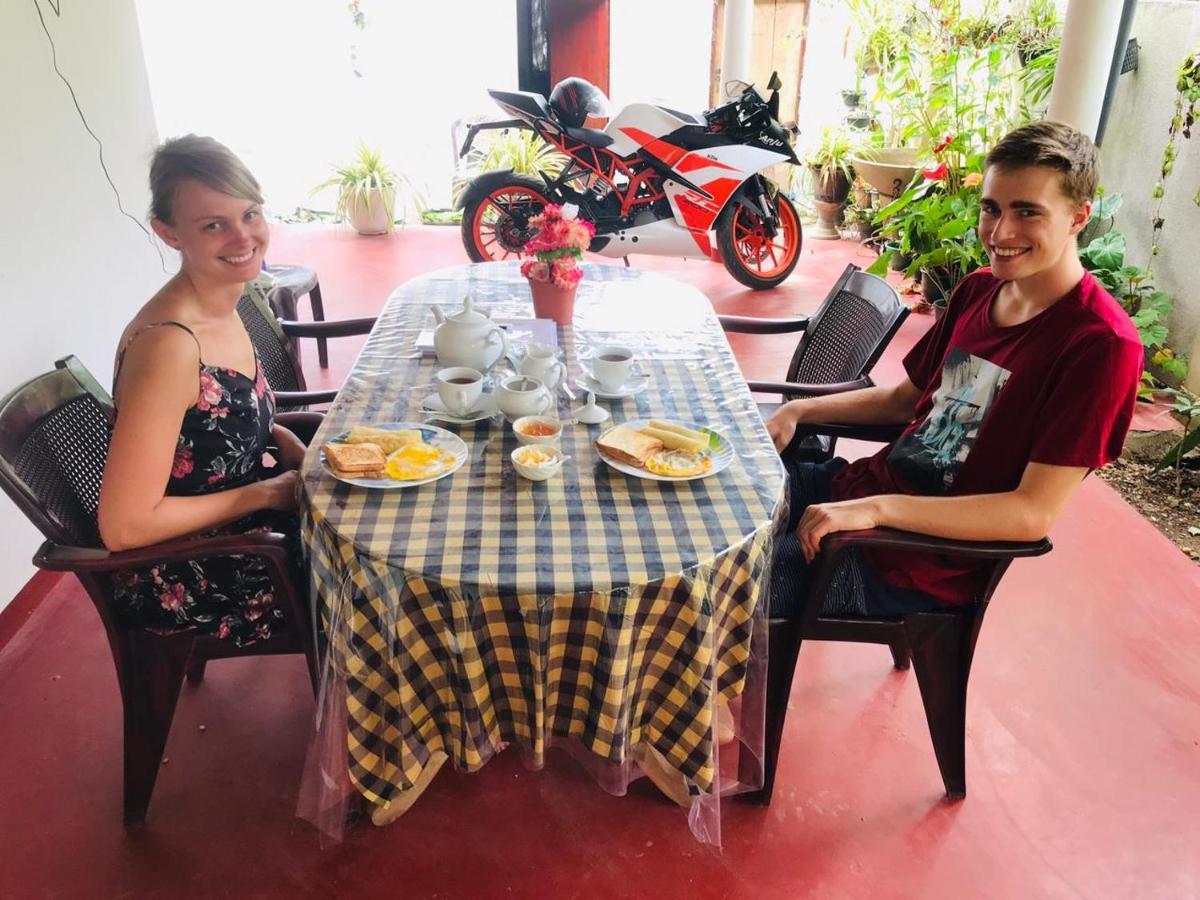 Lagos Mirissa Bagian luar foto