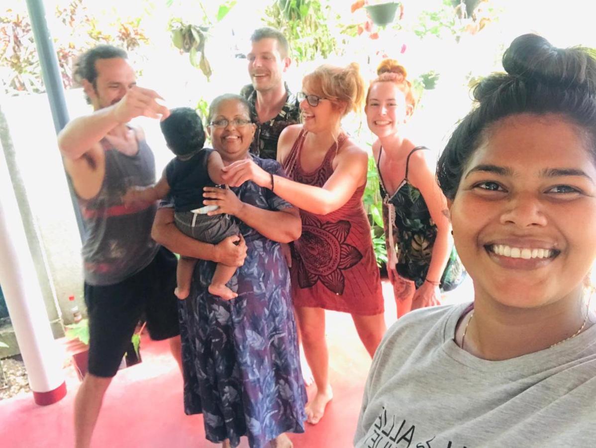 Lagos Mirissa Bagian luar foto